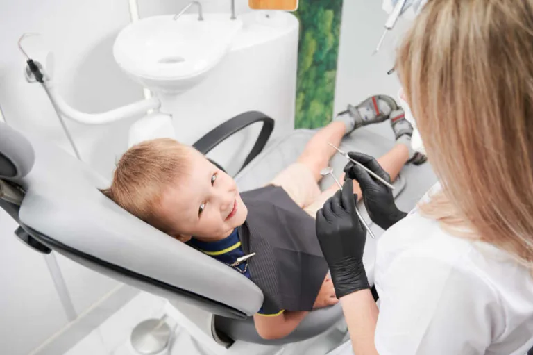 Jak często należy chodzić z dzieckiem na wizyty kontrolne do stomatologa?